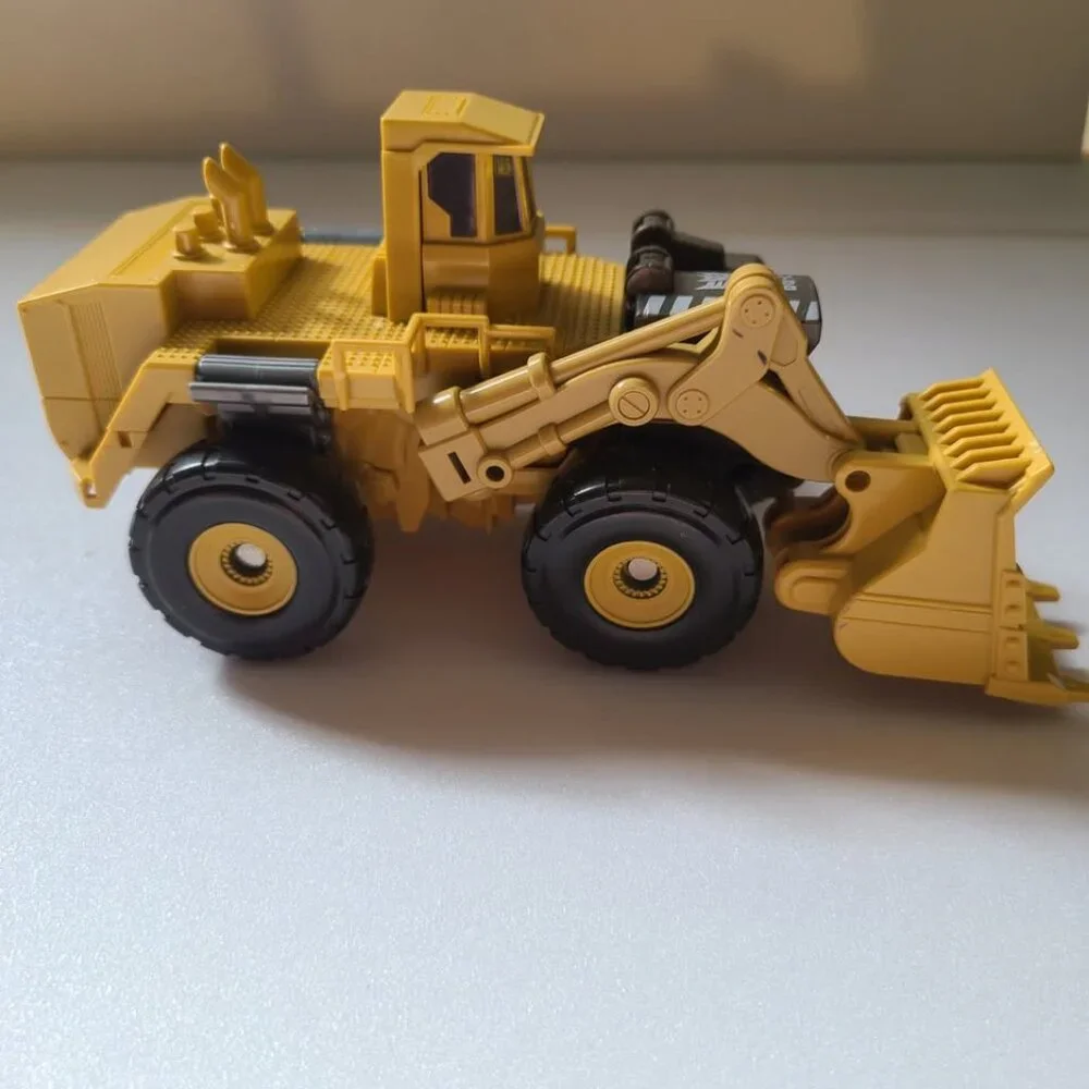 3 Transformer Construction Vehicles (Incomplete) - Picture 7 of 10